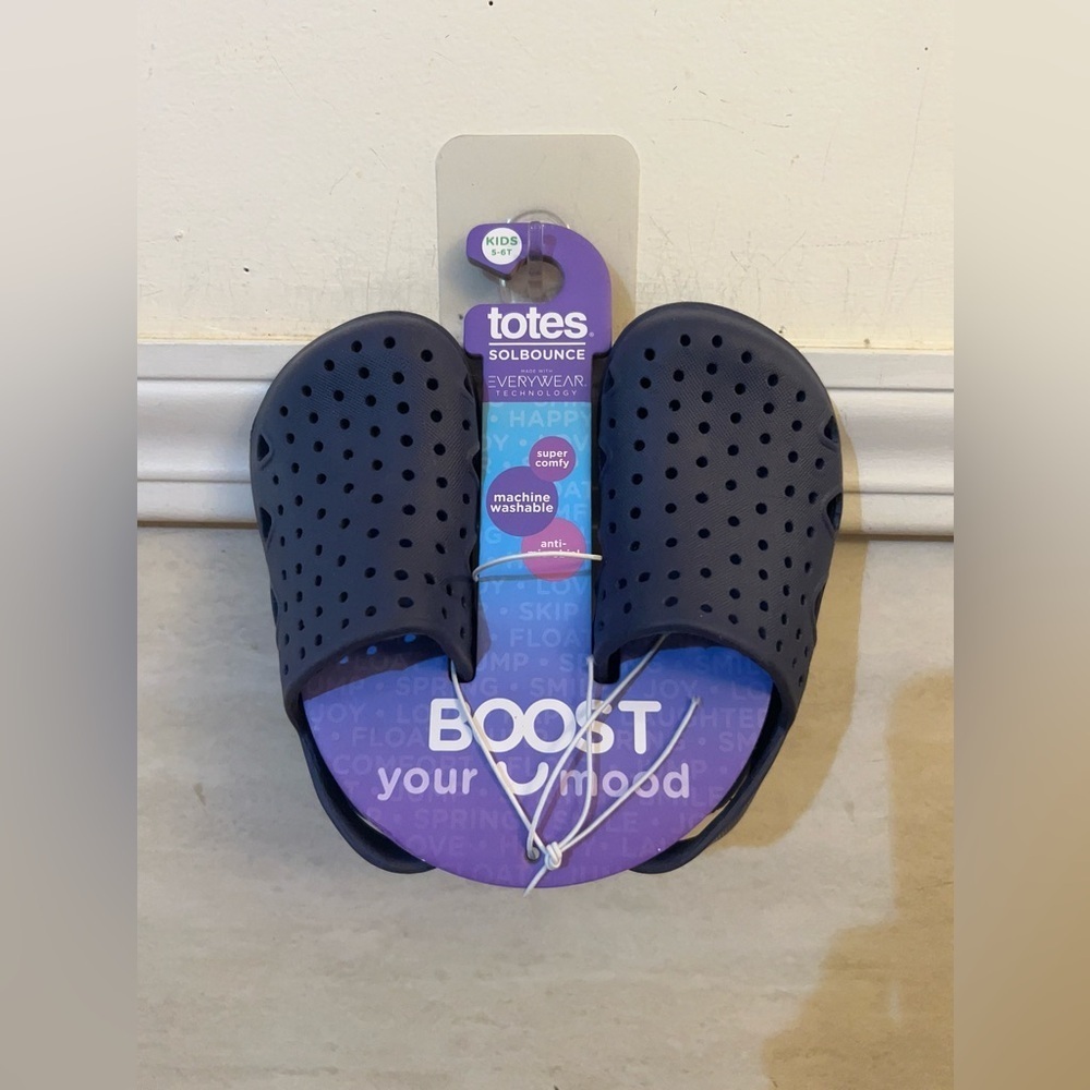 NWT-Totes Solbounce Kids Splash Blue Clogs
